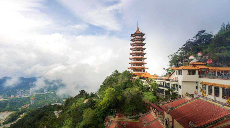 We offer a diverse selection of car rental options in Genting Highlands.